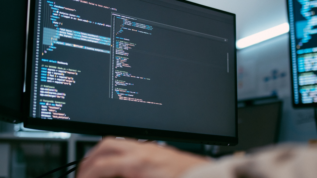 mano sobre un teclado